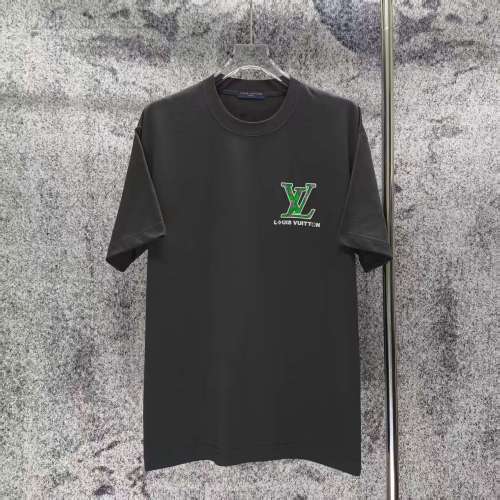 人気爆発☆ 2026 ルイヴィトン 新作 半袖Tシャツ 偽物