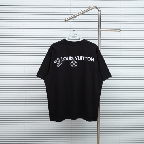 入手困難品！2026 ルイヴィトン 新作 半袖Tシャツ 偽物