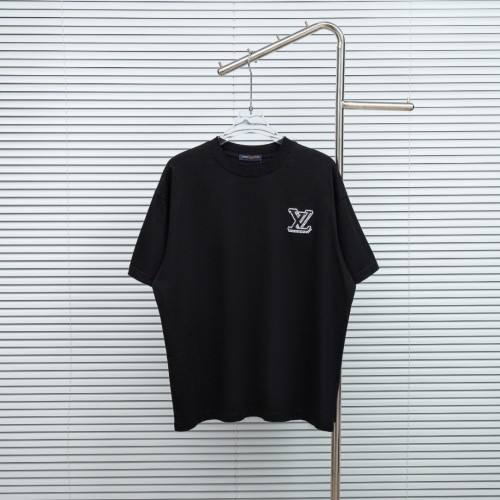 入手困難品！2026 ルイヴィトン 新作 半袖Tシャツ 偽物