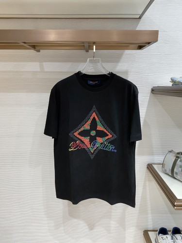 絶対欲しい！2026 ルイヴィトン 新作 半袖Tシャツ スーパーコピー
