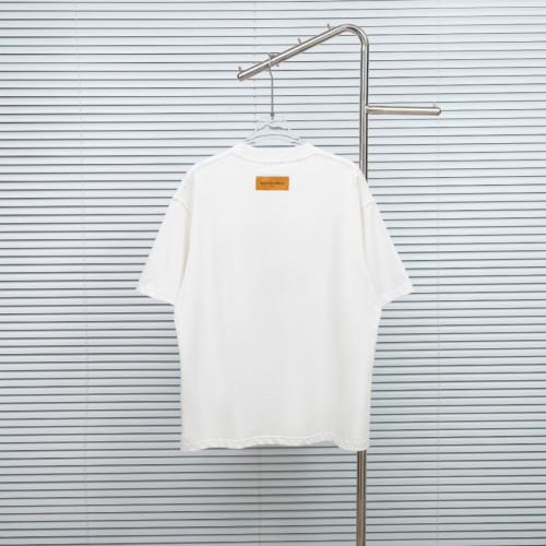 注目アイテム♡ 2026 ルイヴィトン 新作 半袖Tシャツ スーパーコピー