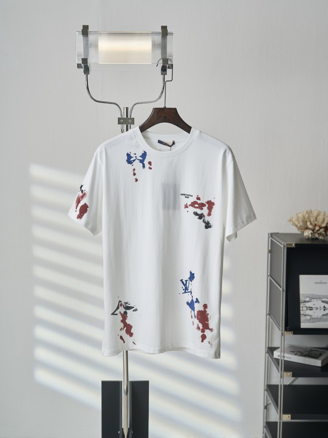 世界中で大人気♪ 2026 ルイヴィトン 新作 半袖Tシャツ 偽物
