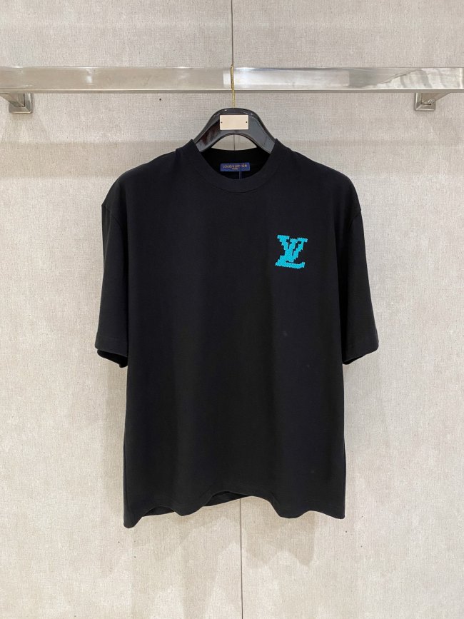 肌触り最高な 2026 ルイヴィトン 新作 半袖Tシャツ 偽物
