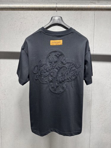 世界中で大人気♪ 2026 ルイヴィトン 新作 半袖Tシャツ スーパーコピー