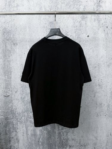 入手困難品！2026 モンクレール 新作 半袖Tシャツ 偽物