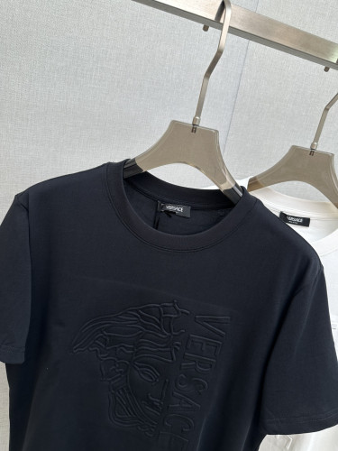 世界中で大人気♪ 2026 ヴェルサーチェ 新作 半袖Tシャツ コピー