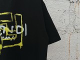 争奪戦 2026 フェンディ 新作 半袖Tシャツ コピー