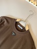 使い勝手良 2026 プラダ 新作 半袖Tシャツ 偽物