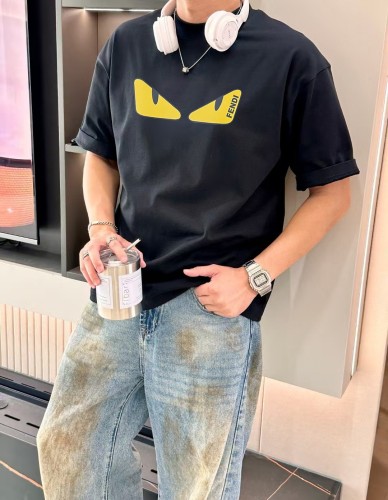 争奪戦 2026 フェンディ 新作 半袖Tシャツ コピー