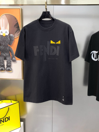 世界中で大人気♪ 2026 フェンディ 新作 半袖Tシャツ コピー