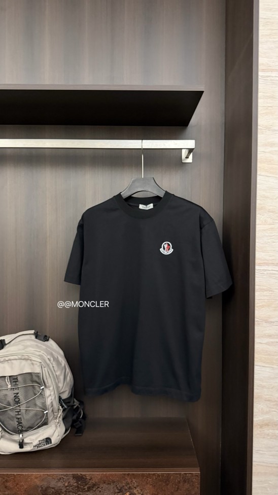 入手困難品!2026 モンクレール 新作 半袖Tシャツ コピー
