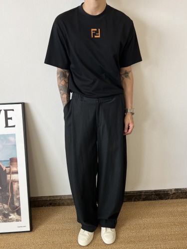 【大特価】 2026 フェンディ 新作 半袖Tシャツ コピー