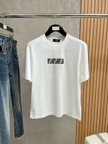 世界中で大人気♪ 2026 フェンディ 新作 半袖Tシャツ コピー