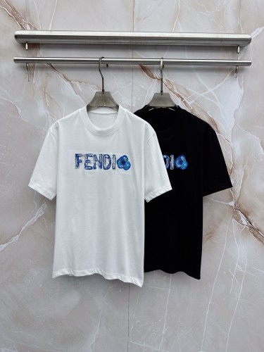 絶対欲しい！ 2026 フェンディ 新作 半袖Tシャツ スーパーコピー