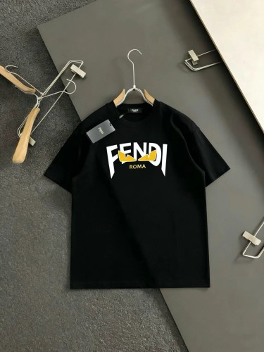 世界中で大人気♪ 2026 フェンディ 新作 半袖Tシャツ コピー 2色