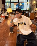 世界中で大人気♪ 2026 フェンディ 新作 半袖Tシャツ コピー 2色