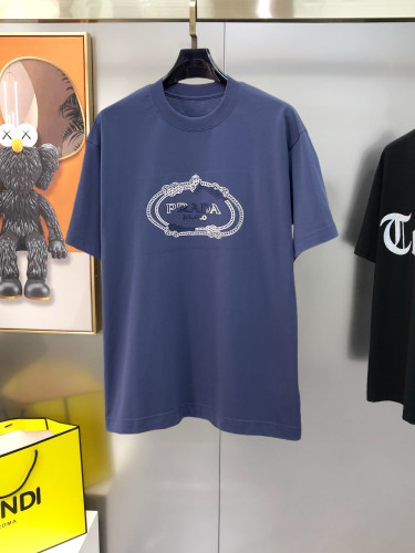注目アイテム☆ 2026 プラダ 新作 半袖Tシャツ コピー
