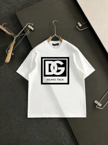目を惹くカラー 2026 ドルチェ&ガッバーナ 新作 半袖Tシャツ コピー 2色