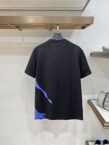累積売上総額第１位！2026 バーバリー 新作 半袖Tシャツ コピー
