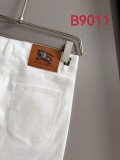 定番人気！2026 バーバリー 新作 ジーンズ 偽物