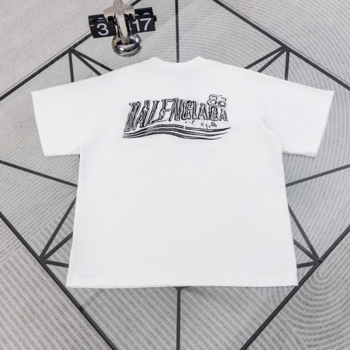 絶対欲しい！ 2026 バレンシアガ 新作 半袖Tシャツ スーパーコピー
