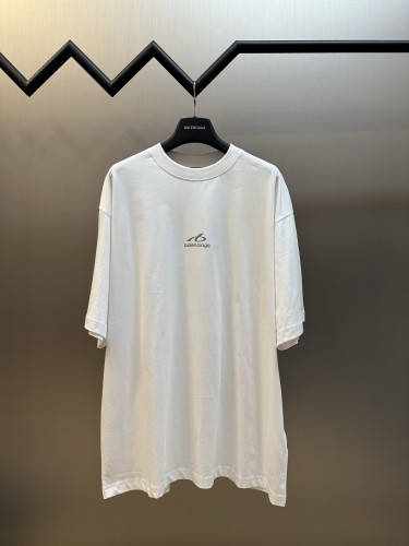 《人気★》 2026 バレンシアガ 新作 半袖Tシャツ 偽物
