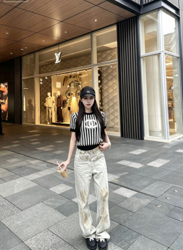 完売前に！2026 シャネル 新作 半袖Tシャツ コピー 4色