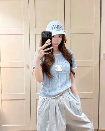 完売前に！2026 シャネル 新作 半袖Tシャツ 偽物 2色