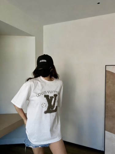 完売必至 ★ 2026 ルイヴィトン 新作 半袖Tシャツ スーパーコピー