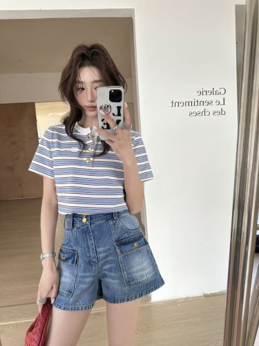 世界中で大人気♪ 2026 セリーヌ 新作 半袖Tシャツ 偽物
