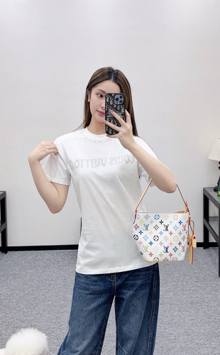 完売前に！ 2026 ルイヴィトン 新作 半袖Tシャツ スーパーコピー
