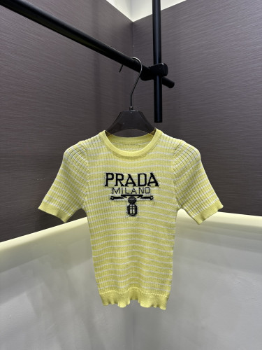世界中で大人気♪  2026 プラダ 新作 半袖Tシャツ コピー 3色