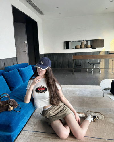 完売必至 ★ 2026 プラダ 新作 半袖Tシャツ スーパーコピー