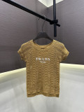 目を惹くカラー 2026 プラダ 新作 半袖Tシャツ 偽物 3色