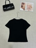 目を惹くカラー 2026 プラダ 新作 半袖Tシャツ 偽物