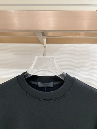 日本未入荷 2027 プラダ 新作 長袖Tシャツ コピー