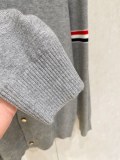 累積売上総額第１位！ 2027 トム·ブラウン 新作 ニット 偽物