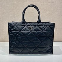 売上総額1位!プラダ Re-Nylon トップステッチ トートバッグ 偽物 2VG096 puo67071 売上総額1位!プラダ Re-Nylon トップステッチ トートバッグ 偽物 2VG096 puo67071