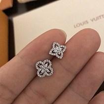 【人気】ルイヴィトン ピュス 偽物 アンプラント ピアス vuw29729 【人気】ルイヴィトン ピュス 偽物 アンプラント ピアス vuw29729