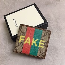 グッチ プリント*ダブルG*二つ折偽物りウォレットgg210820057 グッチ プリント*ダブルG*二つ折偽物りウォレットgg210820057