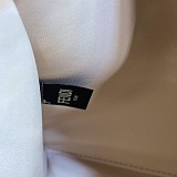 超希少！フェンディ コピー ピーカブー アイシーユー ミディアム フルグレインレザー バッグ feg41059