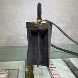 送料込フェンディ コピー ピーカブー アイシーユー ミディアム バッグ feg63149