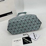 高級ブランドBAOBAO ISSEY コピー MIYAKE カルトン メタリック バッグ baz33941