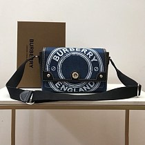 人気急上昇バーバリーロゴグラフィックデニム ノート クロスボディバッグ 偽物 80397521 人気急上昇バーバリーロゴグラフィックデニム ノート クロスボディバッグ 偽物 80397521