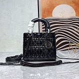 最安値挑戦レディディオール 偽物 ミニバッグ カナージュ カーフスキン dem02568