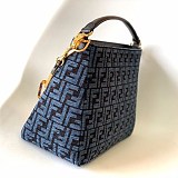 定番人気 フェンディ ショルダーバッグ 偽物 fen33744