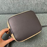 高品質 フェンディ ラフィアミニバッグ コピー fer03887