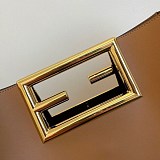 可愛いフェンディ ウェイ 偽物 ミディアム レザーバッグ fei24771