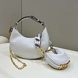高品質♪♪♪フェンディ グラフィー スーパーコピー レザーチャーム fec07230