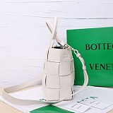 大人気！ボッテガ ヴェネタ ショッピングバッグ トートバッグ コピー ホワイト boh72318